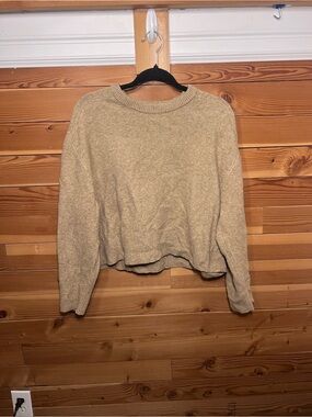 Universal Thread Beige Crewneck Cropped Sweater